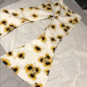 Sunflower print tiered wide-leg pants